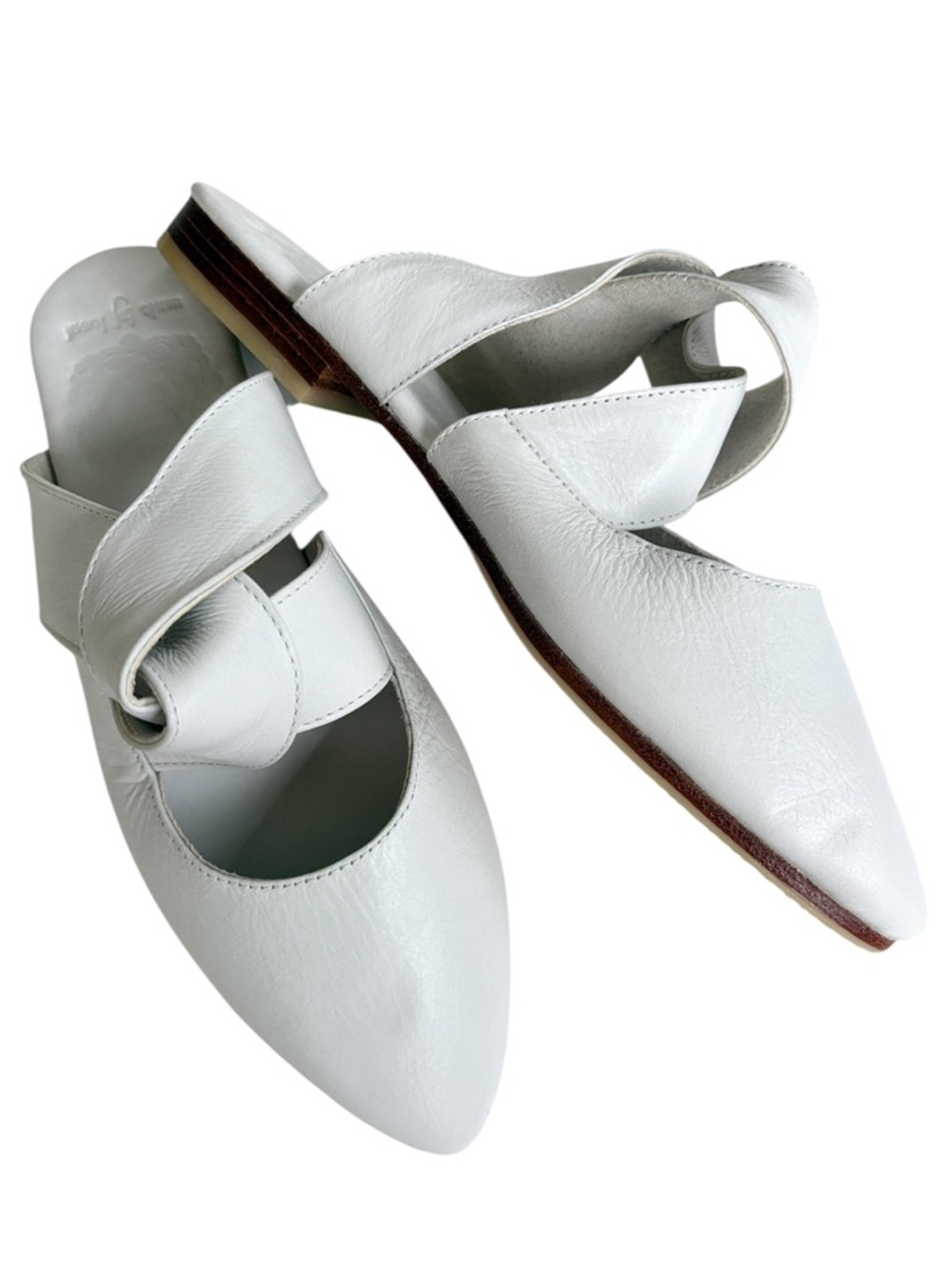 Like New ELF Leather Taj Mahal Pointed Toe Mules White Size 7.5 Retail $195.00